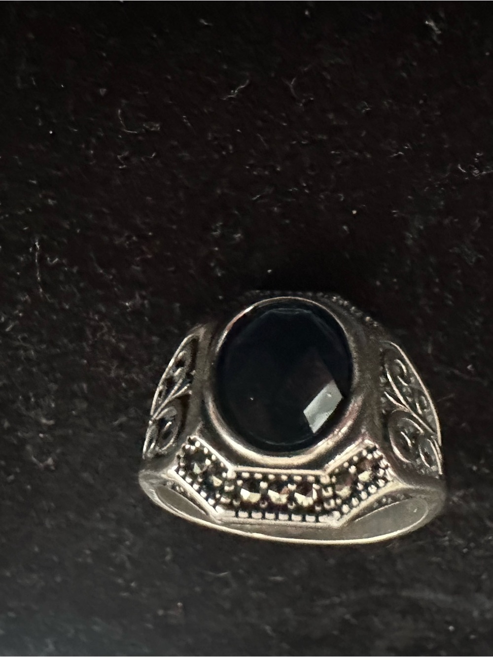 24) Men’s Silver Ring with Dark Blue Faceted Center Stone - Picture 7 of 8